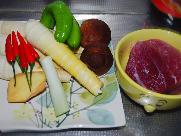 Stir-fried Pork with Spring Bamboo Shoots recipe