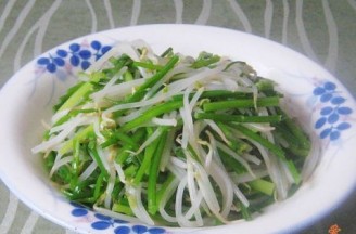 Stir-fried Mung Bean Sprouts with Leek Moss recipe