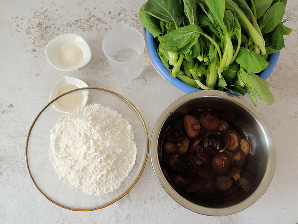 Shiitake Mushroom and Vegetable Buns recipe