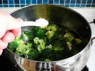 Broccoli in Oyster Sauce recipe