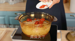 Papaya Tremella and Lotus Seed Soup recipe