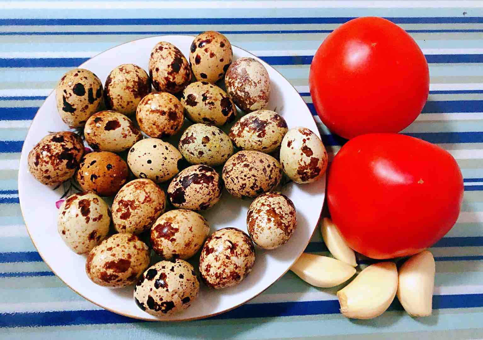 Quail Eggs in Tomato Sauce recipe