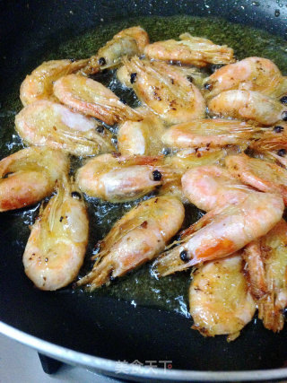 [fried Shrimp with Coconut Fragrant Typhoon Shelter]: Extremely Crispy and Delicious recipe