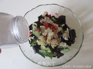 Clam Meat Fungus Mixed with Cucumber recipe