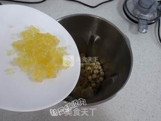 Tremella Lily and Lotus Seed Drink recipe