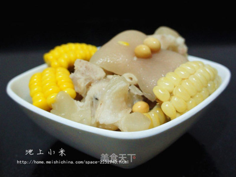 【corn Soybean Hoof Soup】 recipe