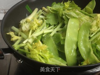 Fried Squid with Snow Peas recipe