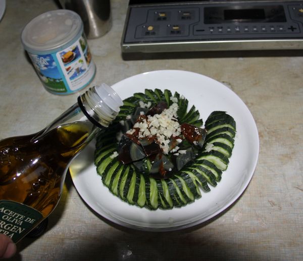 Minyi Cucumber Mix with Preserved Eggs recipe