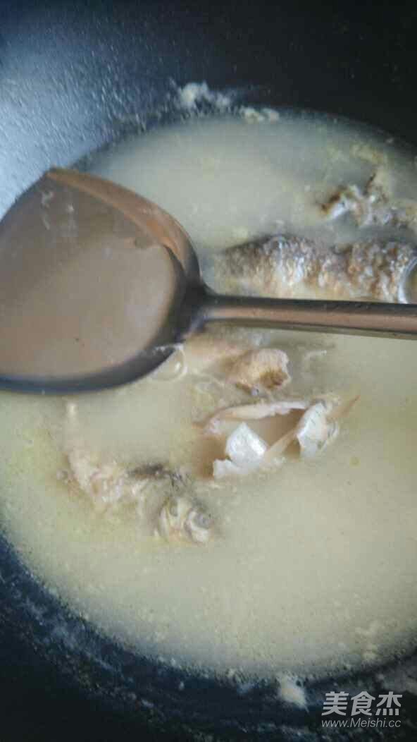 Wild Crucian Carp Soup recipe