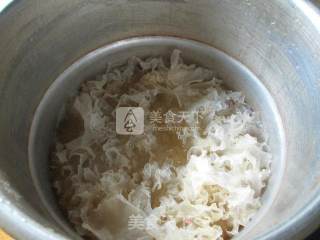 Osmanthus Egg White Fungus Soup recipe
