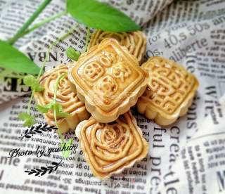 Cantonese-style Moon Cakes recipe