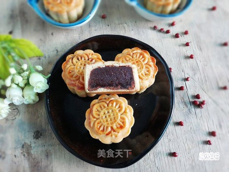 Practice Your Hands to Make Moon Cakes-rose Bean Paste Moon Cakes recipe