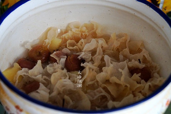 Tremella and Hawthorn Soup recipe
