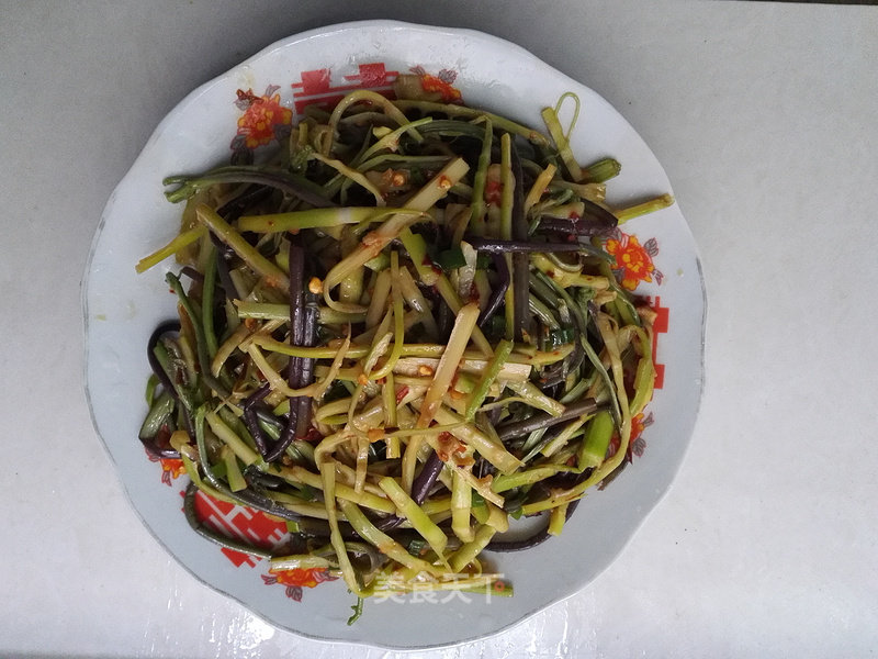 Salad with Small Wild Bamboo Shoots recipe