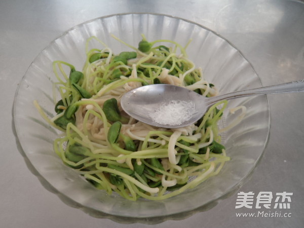 Black Bean Sprouts Mixed with Enoki Mushrooms recipe