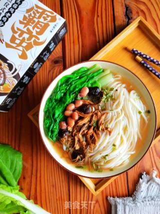 Stewed Chicken Noodles with Field Mushroom recipe