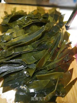 Stir-fried Cabbage with Sea Mushroom and Kelp recipe