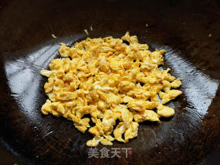 Scrambled Eggs with Green Pepper and Fungus recipe