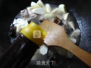 Braised Pork Ribs with Black Fungus and Zizania recipe
