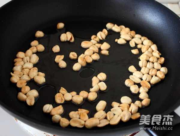 Kung Pao Chicken with Fungus recipe