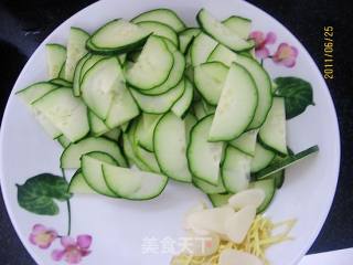 Stir-fried Sea Intestine with Cucumber recipe