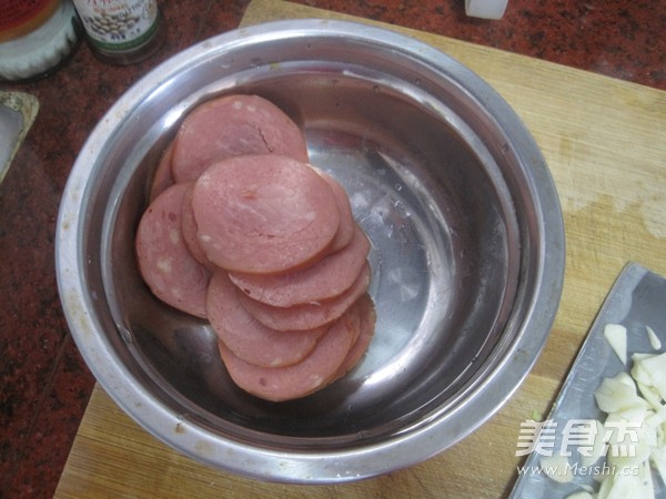 Stir-fried Ham with Silken Head recipe