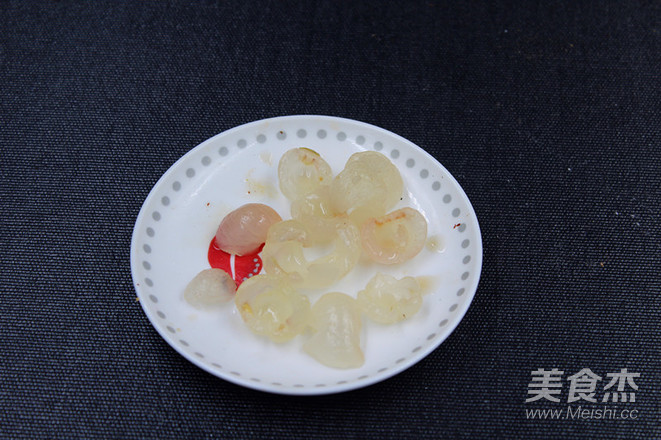 Four Seasons Congee for Nourishing Blood and Nourishing Beauty——red Dates, Longan and Black Sesame Congee recipe