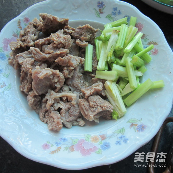 Dry Roasted Celery Sirloin recipe