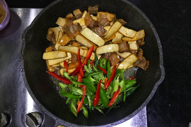 Stir-fried Pork with Wind Blown Dry recipe