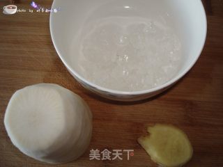 Eat The Three Treasures of Winter: Food Therapy---rock Sugar and White Radish Juice recipe