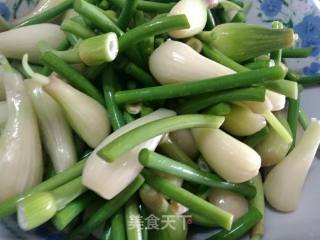 Pickling Method of Sweet and Sour Buckwheat Garlic Moss recipe