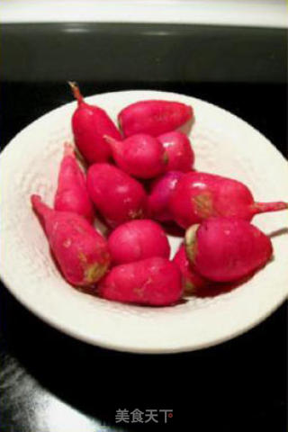 Salted Pork Bone and Radish in Pot recipe