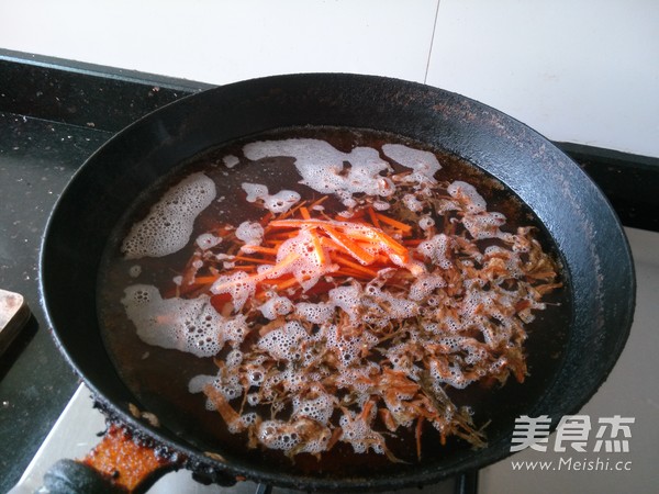 Beef Noodles with Bamboo Shoots and Dried Vegetables recipe