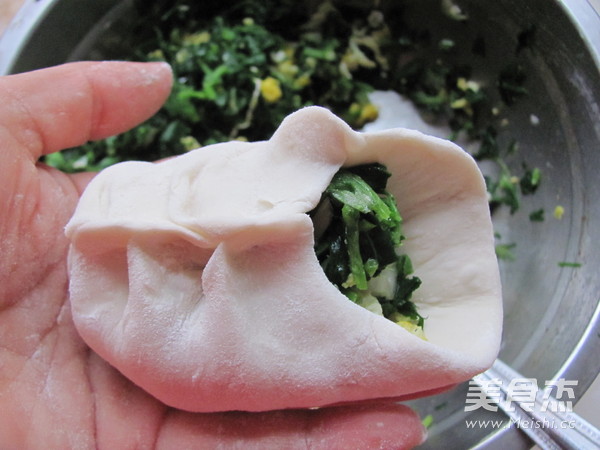 Leaf-shaped Alfalfa Stuffed Buns recipe