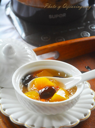 Pumpkin, Wolfberry and White Fungus Soup