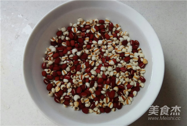 Red Dates, Barley and Red Bean Soup recipe