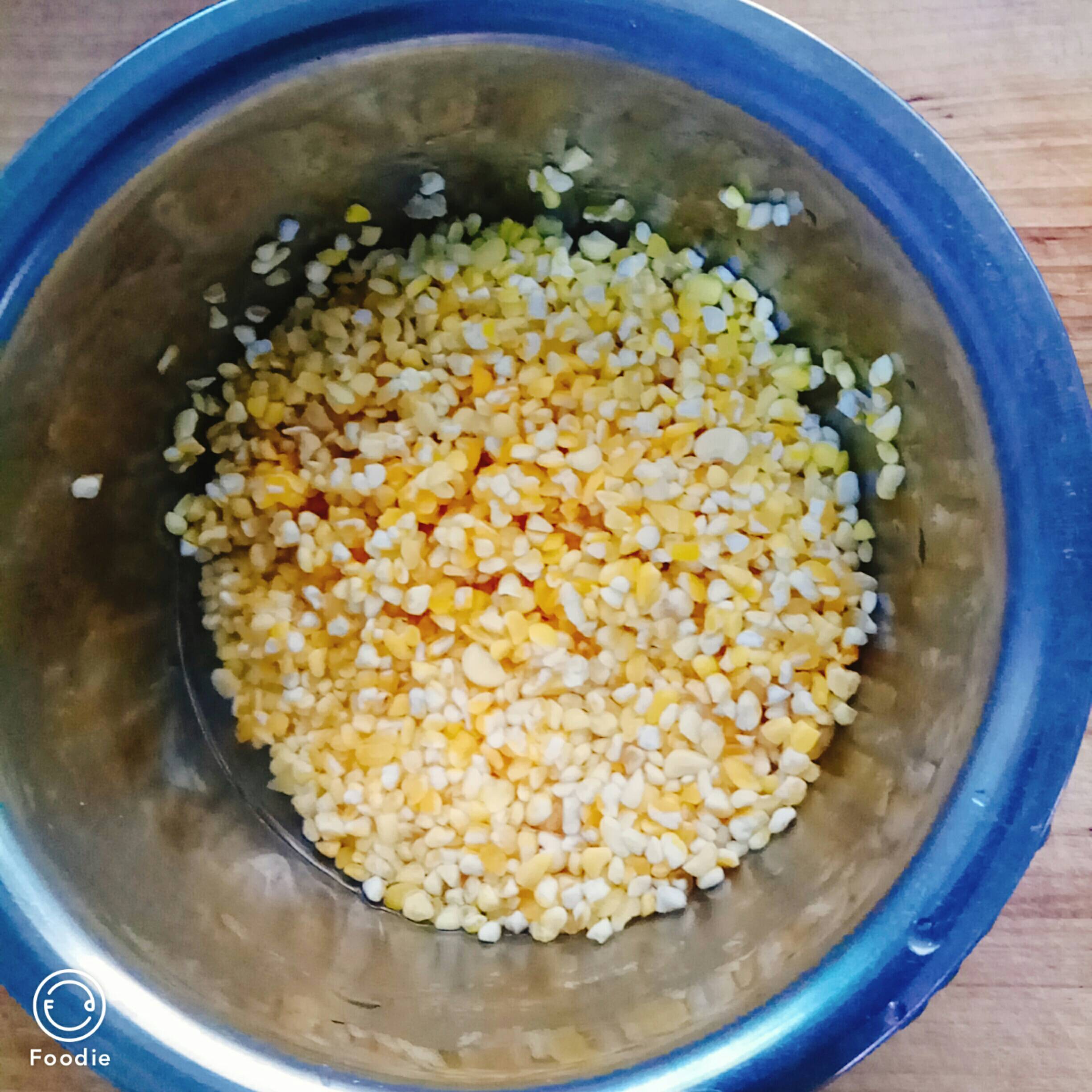 Corn Lily Lotus Seed Porridge recipe