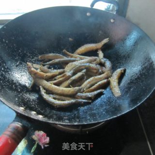 Stir-fried Loach with Green Pepper recipe