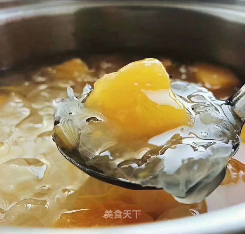 Loquat White Fungus Soup recipe