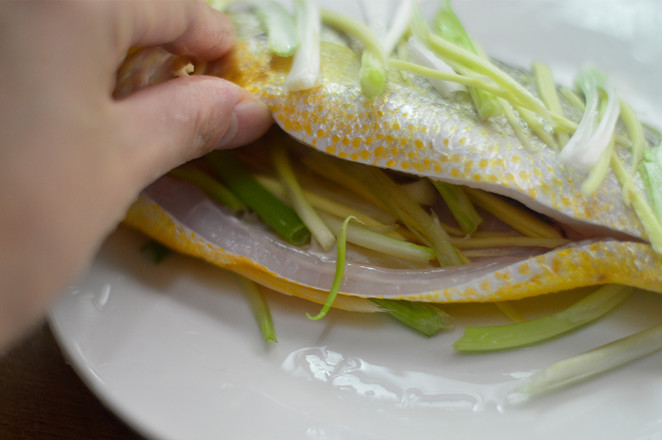 Steamed Yellow Croaker recipe