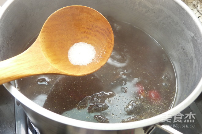 Raw Lotus Root Lean Meat Soup recipe