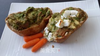 Grilled Baguette with Avocado and Tuna recipe