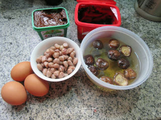 Mushrooms, Peanuts and Egg Sauce recipe