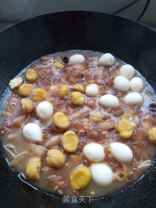 Braised Pork with Chestnut and Quail Eggs recipe