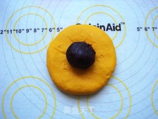 [henan] Golden Chicken New Year Bean Paste (creative Pastry) recipe
