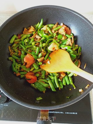 Steamed Noodles with Beans and Pork recipe