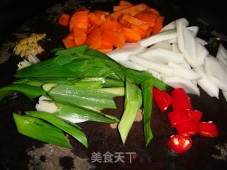 Stir-fried Beef with Garlic and Carrots recipe