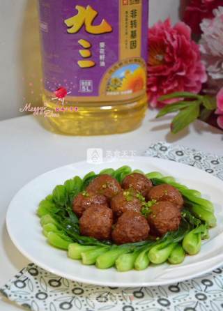 Braised Pork and Lotus Root Meatballs recipe