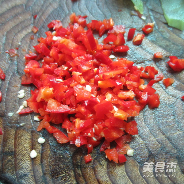 Shredded Lettuce with Hot Pepper recipe