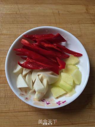 Stir-fried Chicken with Asparagus and Lily recipe